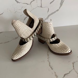 Freebird by Steven - Blade bootie